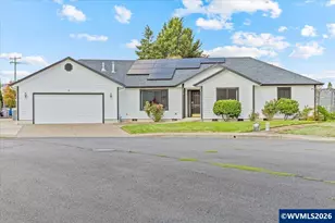 210 SE Ironwood Ave, Dallas, OR 97338 - Photo 1