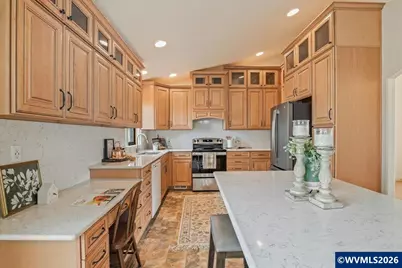 210 SE Ironwood Av, Dallas, OR 97338 - Photo 9