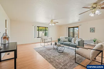 210 SE Ironwood Av, Dallas, OR 97338 - Photo 17