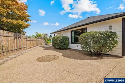 210 SE Ironwood Av, Dallas, OR 97338 - Photo 37
