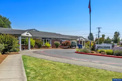 2049 W Hayes St, Woodburn, OR 97071 - Photo 29