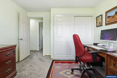 2049 W Hayes St, Woodburn, OR 97071 - Photo 17