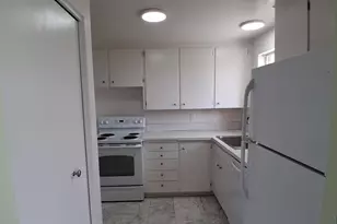 2049 W Hayes St, Woodburn, OR 97071 - Photo 11