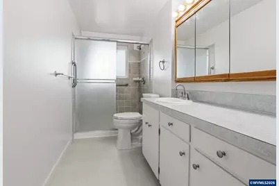 2049 W Hayes St, Woodburn, OR 97071 - Photo 15