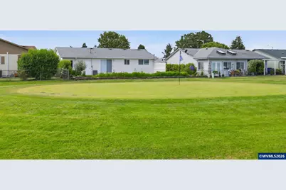 2049 W Hayes St, Woodburn, OR 97071 - Photo 25