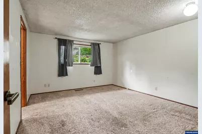 115 Grant St, Silverton, OR 97381 - Photo 23