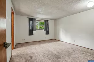 115 Grant St, Silverton, OR 97381 - Photo 23