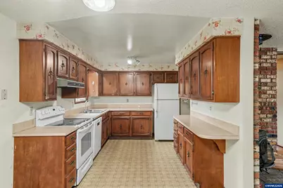 115 Grant St, Silverton, OR 97381 - Photo 13