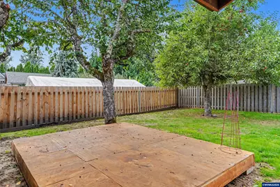 115 Grant St, Silverton, OR 97381 - Photo 27