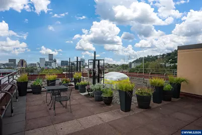 2021 SW Main #32 St, Portland, OR 97205 - Photo 35