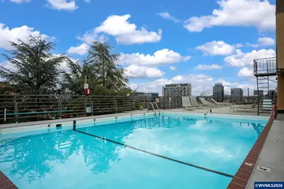 2021 SW Main #32 St, Portland, OR 97205 - Photo 39