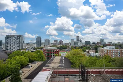 2021 SW Main #32 St, Portland, OR 97205 - Photo 41