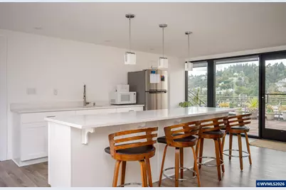 2021 SW Main #32 St, Portland, OR 97205 - Photo 31