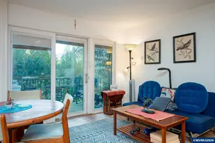 2021 SW Main St, Portland, OR 97205 - Photo 7
