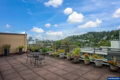 2021 SW Main #32 St, Portland, OR 97205 - Photo 37