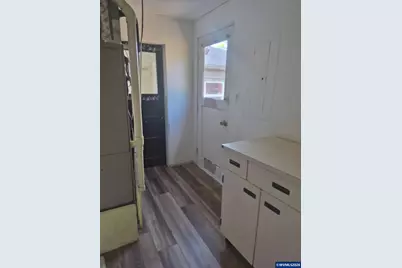 1065 23rd Av SE, Albany, OR 97322 - Photo 5