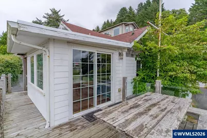 25 NE Clarke St, Depoe Bay, OR 97341 - Photo 21