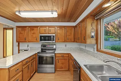 1012 Leona Ln S, Salem, OR 97302 - Photo 11