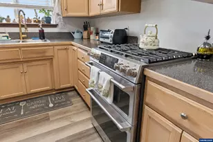 1396 SE Laurel Ct, Roseburg, OR 97470 - Photo 7