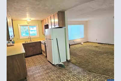 1090 Sharon Lp SE, Salem, OR 97306 - Photo 7