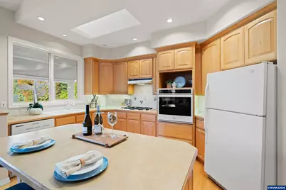 3126 NW Buttercup Dr, Corvallis, OR 97330 - Photo 15