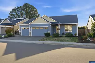 329 S 7th St, Carlton, OR 97111 - Photo 1