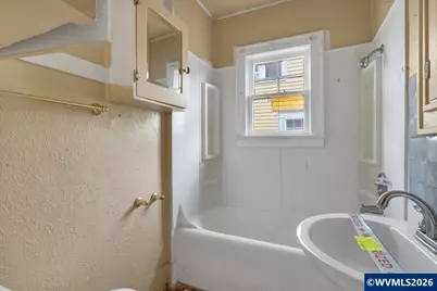 1782 Capitol St NE, Salem, OR 97301 - Photo 15