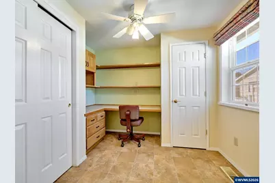 2015 Camellia Wy, Woodburn, OR 97071 - Photo 13