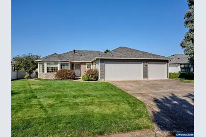 2015 Camellia Wy, Woodburn, OR 97071 - Photo 1