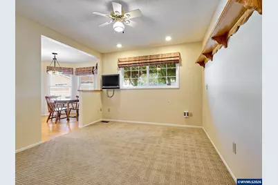 2015 Camellia Wy, Woodburn, OR 97071 - Photo 15