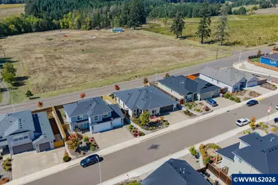 525 NW Crater Lake Dr, Dallas, OR 97338 - Photo 49