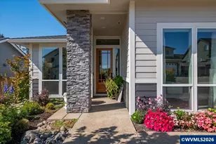 565 NW Crater Lk Dr, Dallas, OR 97338 - Photo 5