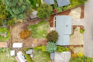 1221 Cloverdale Dr NE, Albany, OR 97321 - Photo 11