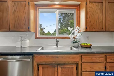 1221 Cloverdale Dr NE, Albany, OR 97321 - Photo 29