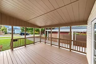 9312 N Polk Ave, Portland, OR 97203 - Photo 11