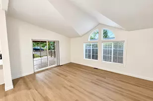 9312 N Polk Ave, Portland, OR 97203 - Photo 15