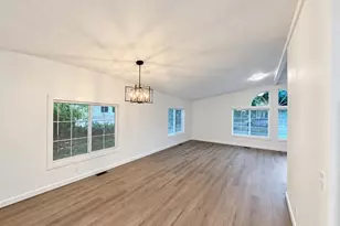 9312 N Polk Ave, Portland, OR 97203 - Photo 23