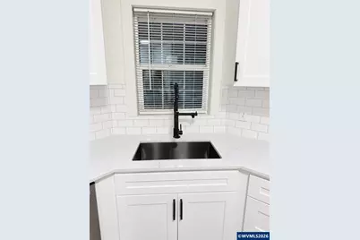 9312 N Polk Av, Portland, OR 97203 - Photo 21