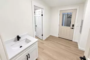9312 N Polk Ave, Portland, OR 97203 - Photo 31