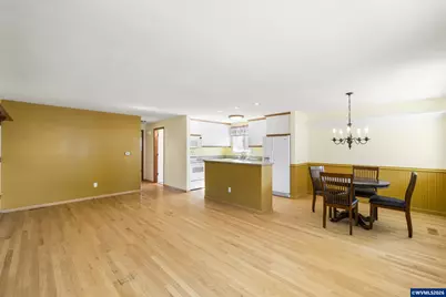 540 W Clackamas Cir, Woodburn, OR 97071 - Photo 7