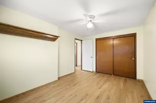 540 W Clackamas Cir, Woodburn, OR 97071 - Photo 17