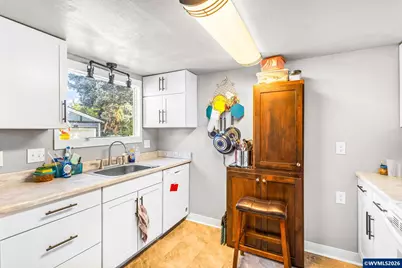 317 SE 4th Av, Albany, OR 97321 - Photo 11