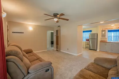 835 7th Av, Sweet Home, OR 97361 - Photo 9