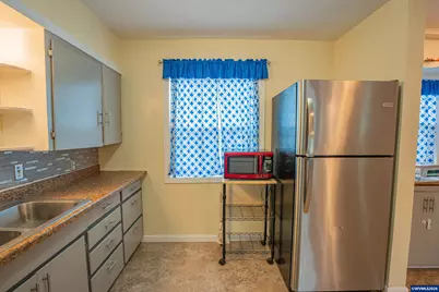 835 7th Av, Sweet Home, OR 97361 - Photo 7