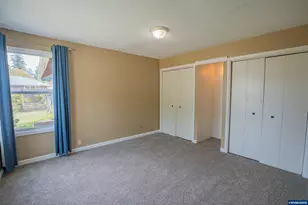 835 7th Ave, Sweet Home, OR 97361 - Photo 5