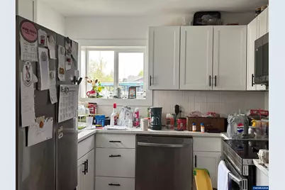 390 S 7th St, Lebanon, OR 97355 - Photo 7