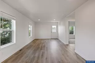 1527 NW 3rd St, McMinnville, OR 97128 - Photo 9