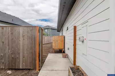 1353 Dalton Ct, Monmouth, OR 97361 - Photo 7