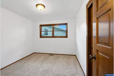 665 Dian Av NW, Salem, OR 97304 - Photo 23