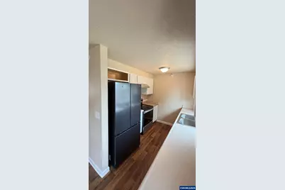 411 NE 3rd St, Willamina, OR 97396 - Photo 5